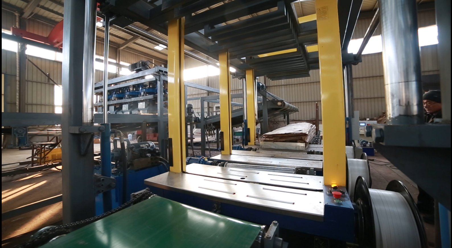 小型蜜桃AV网站免费看机